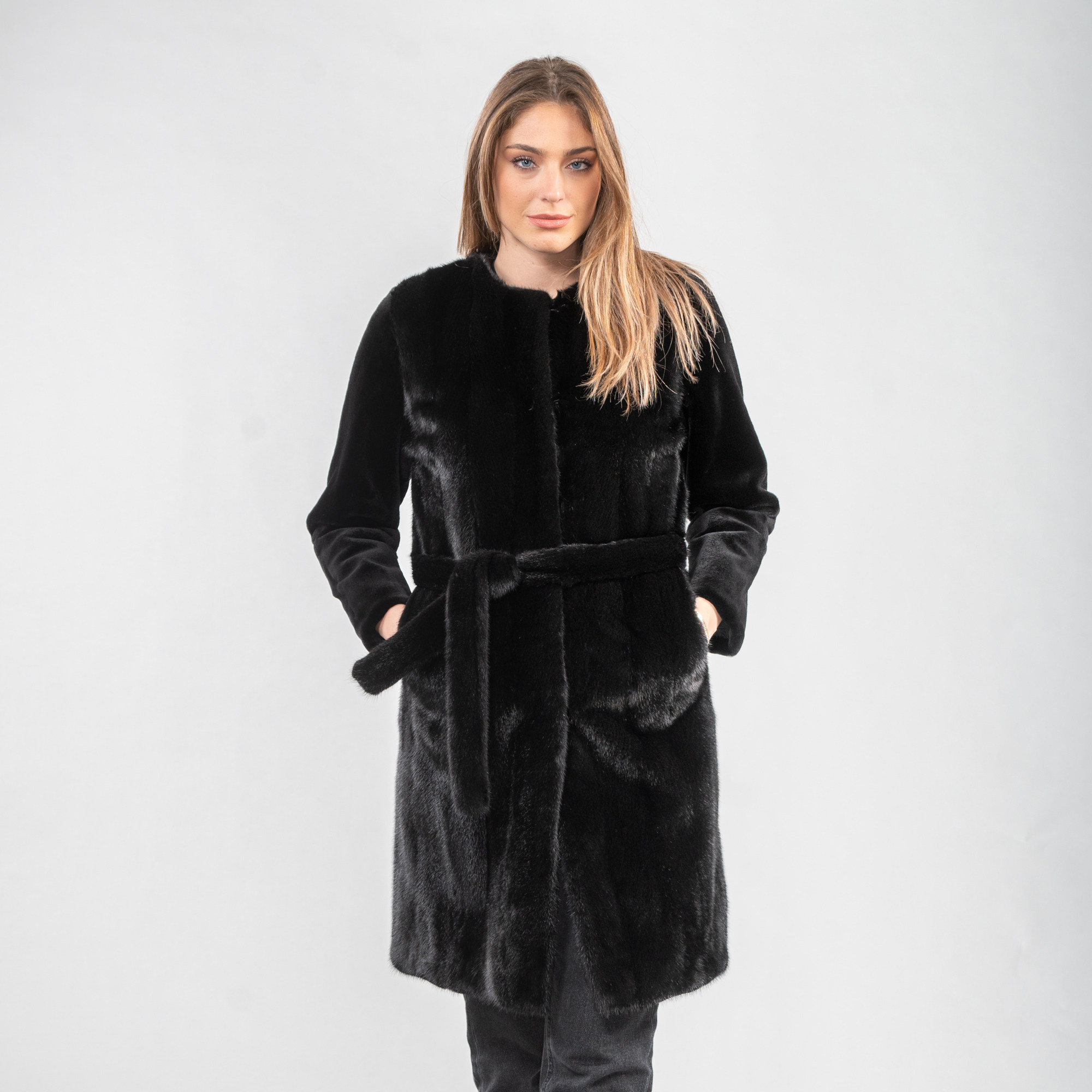 μαύρο γούνινο βιζόν παλτό με ζώνη