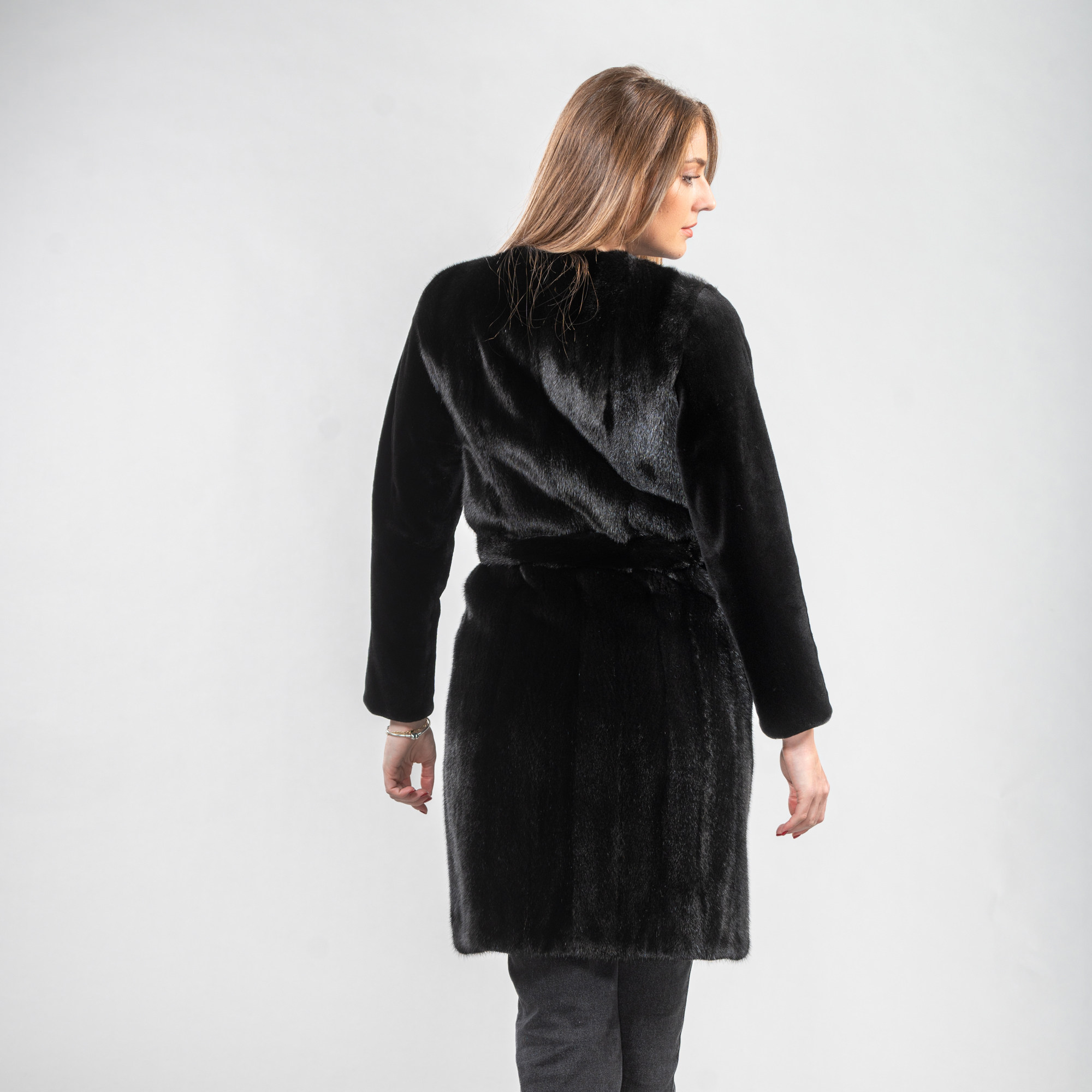 μαύρο γούνινο βιζόν παλτό με ζώνη