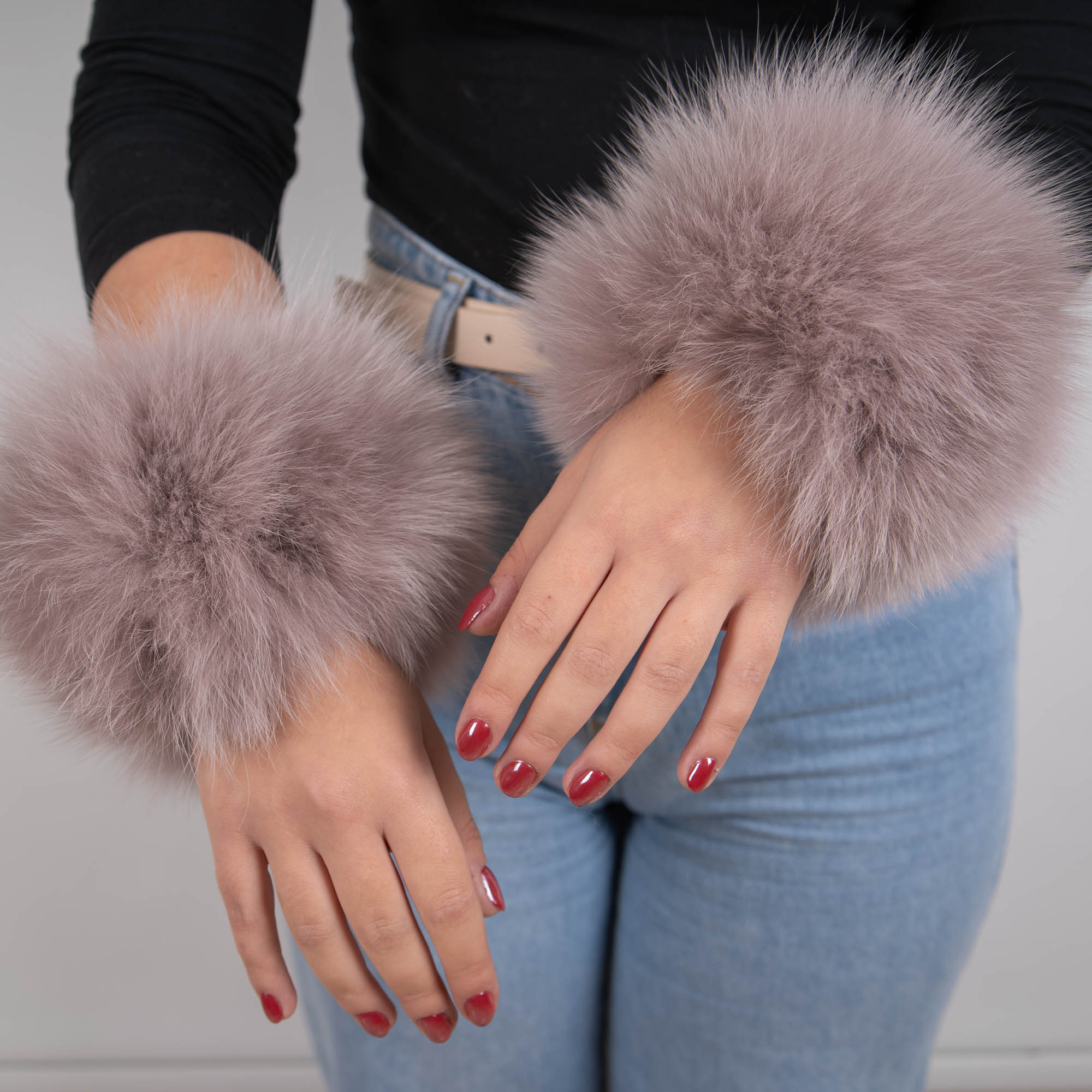 Fox fur cuffs in pink color