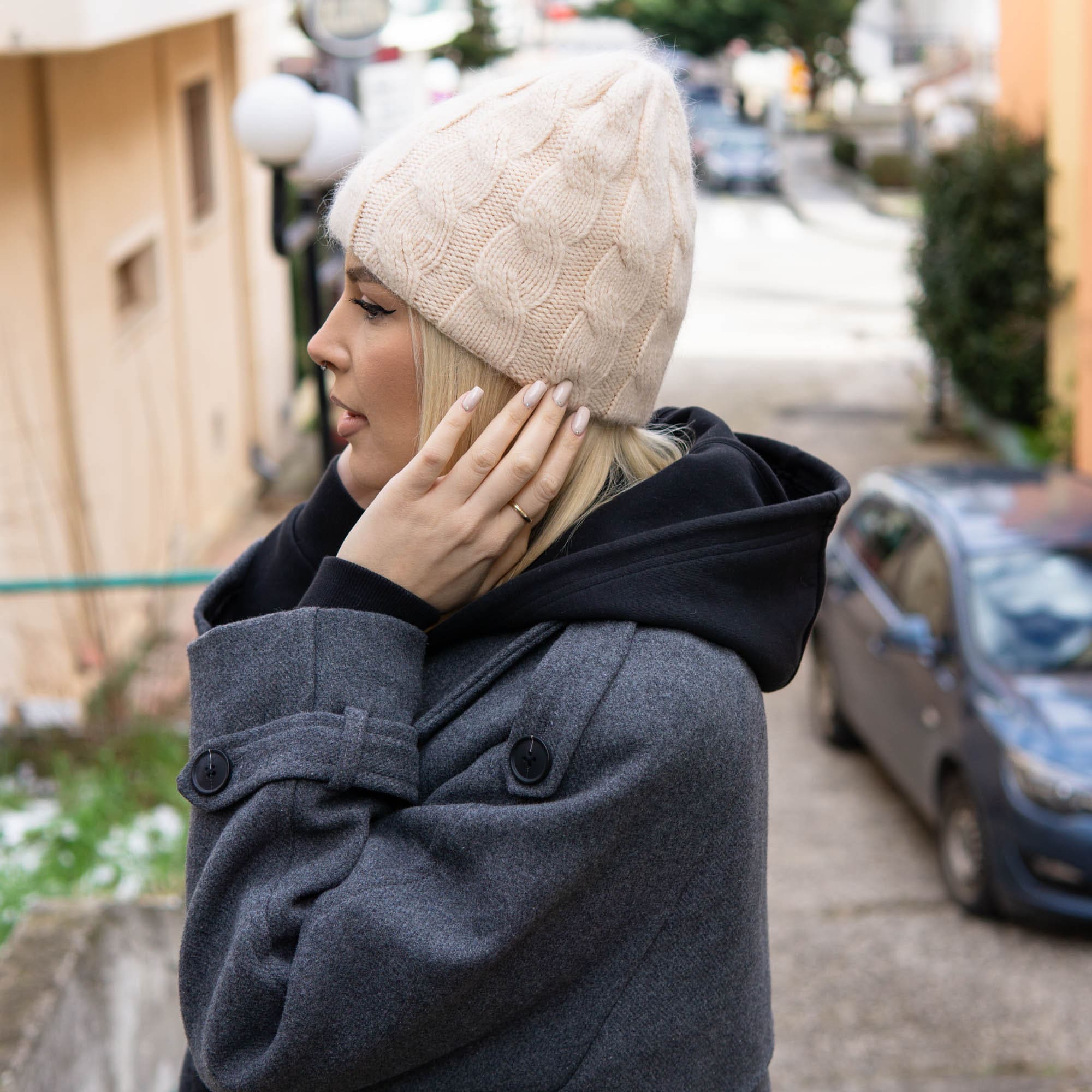 ροζ πλεκτό μάλλινο σκουφί