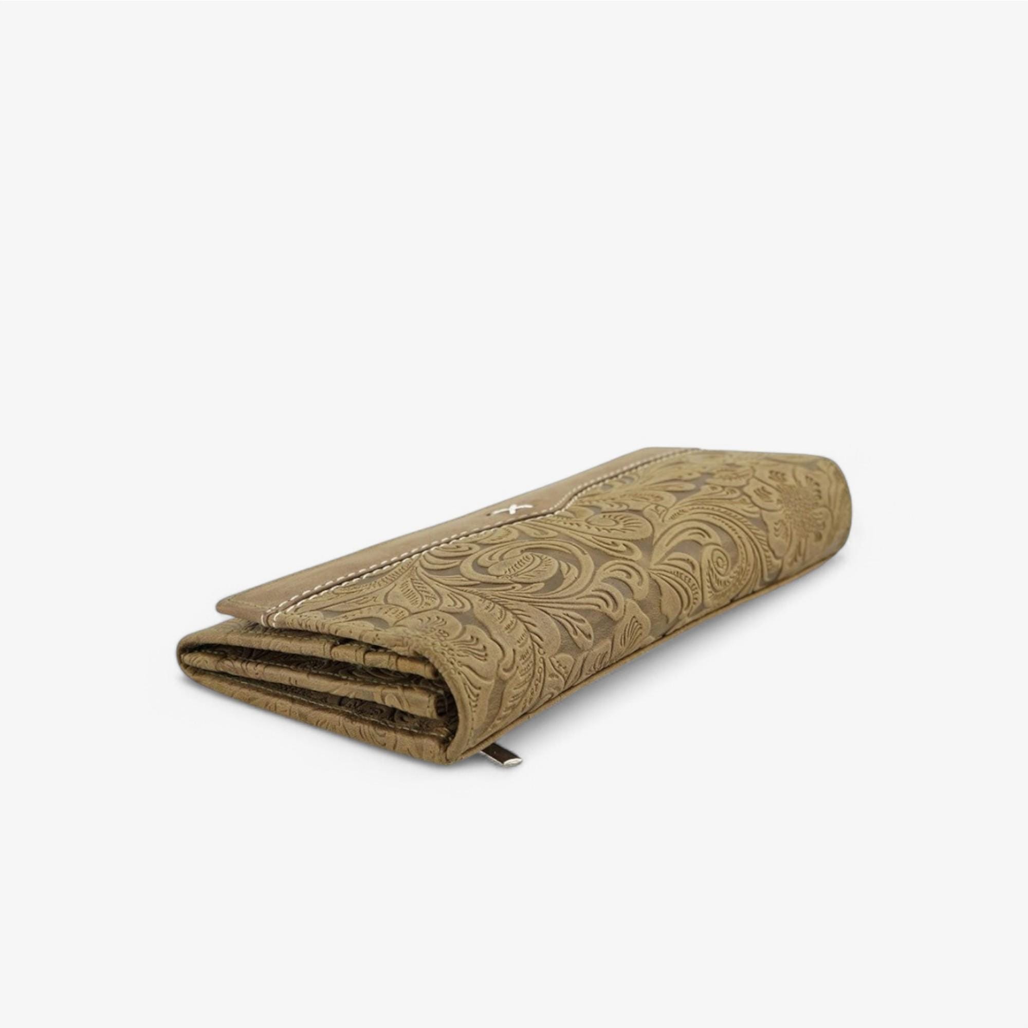 Women’s beige leather wallet