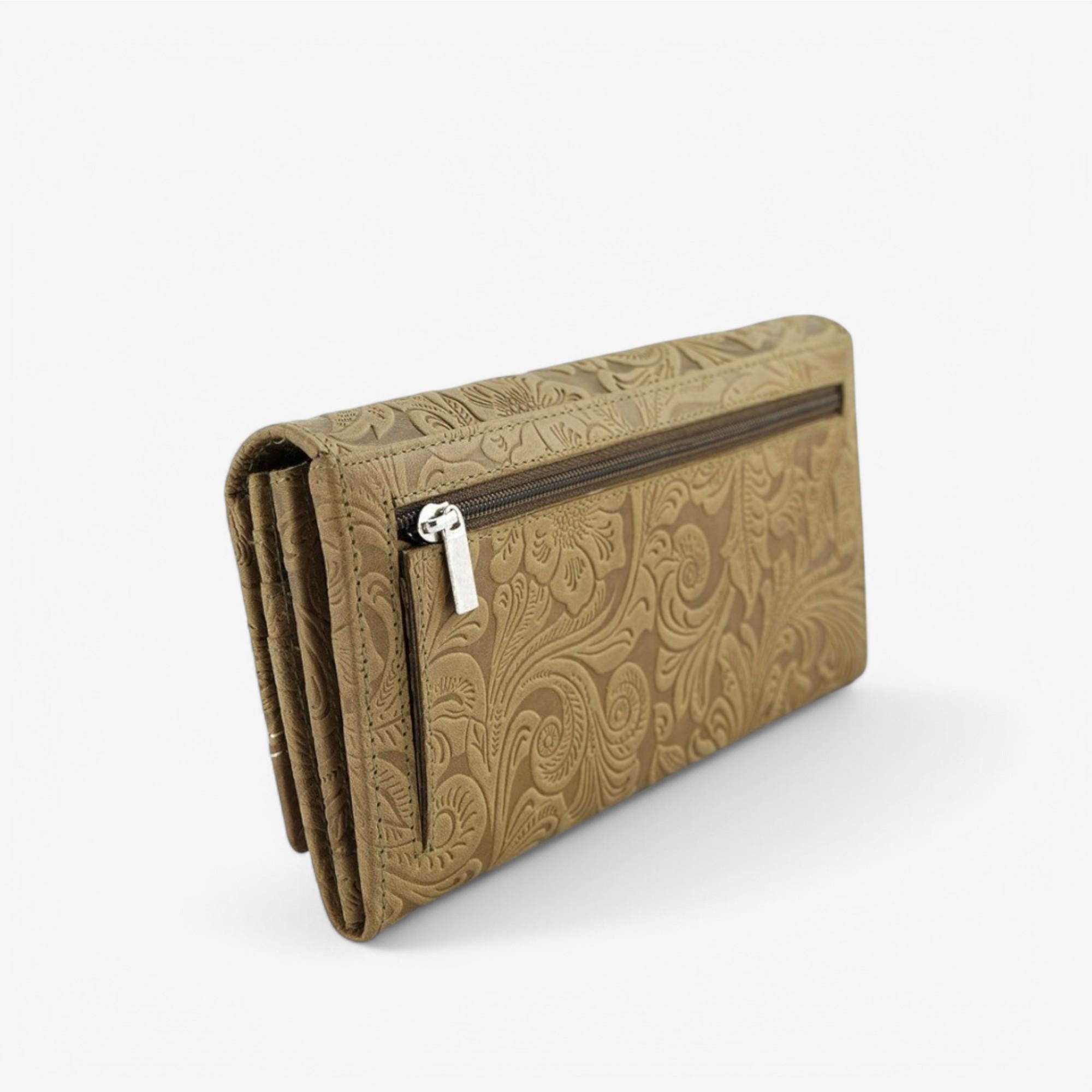 Women’s beige leather wallet