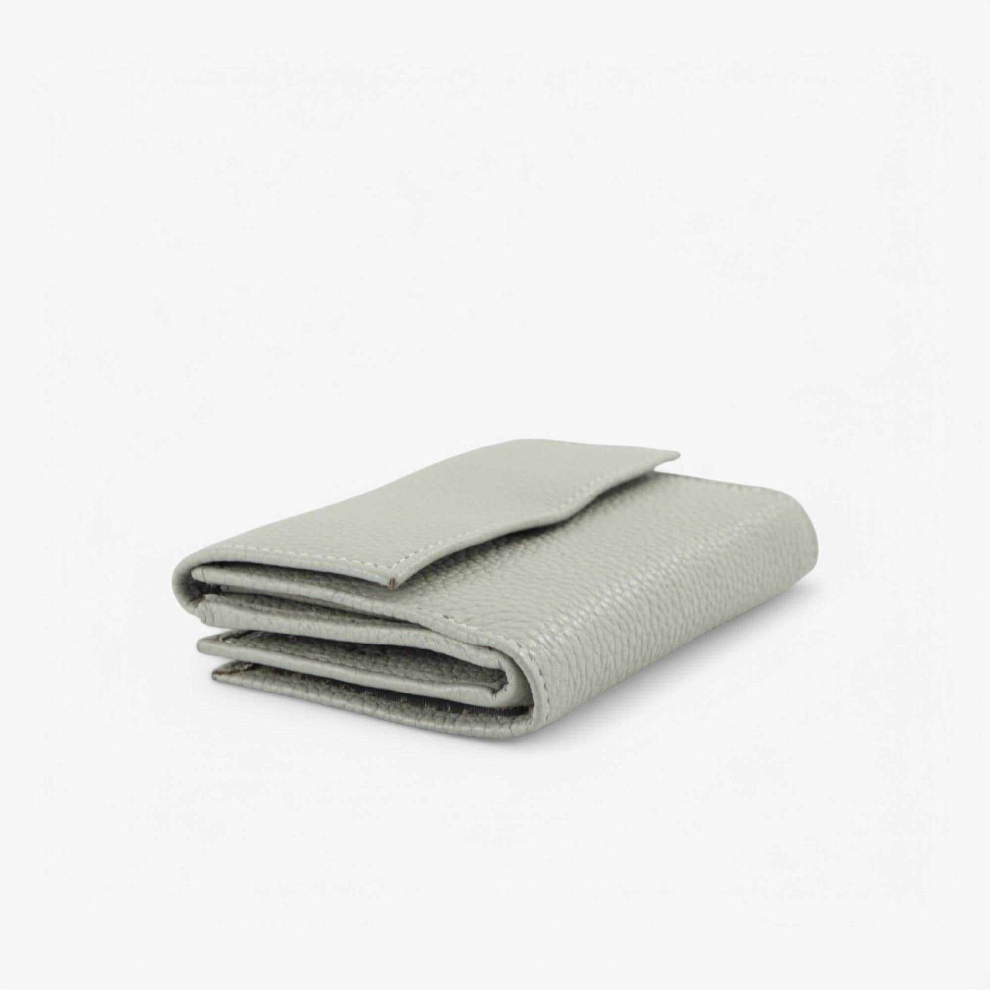 Women’s grey leather wallet with RFID