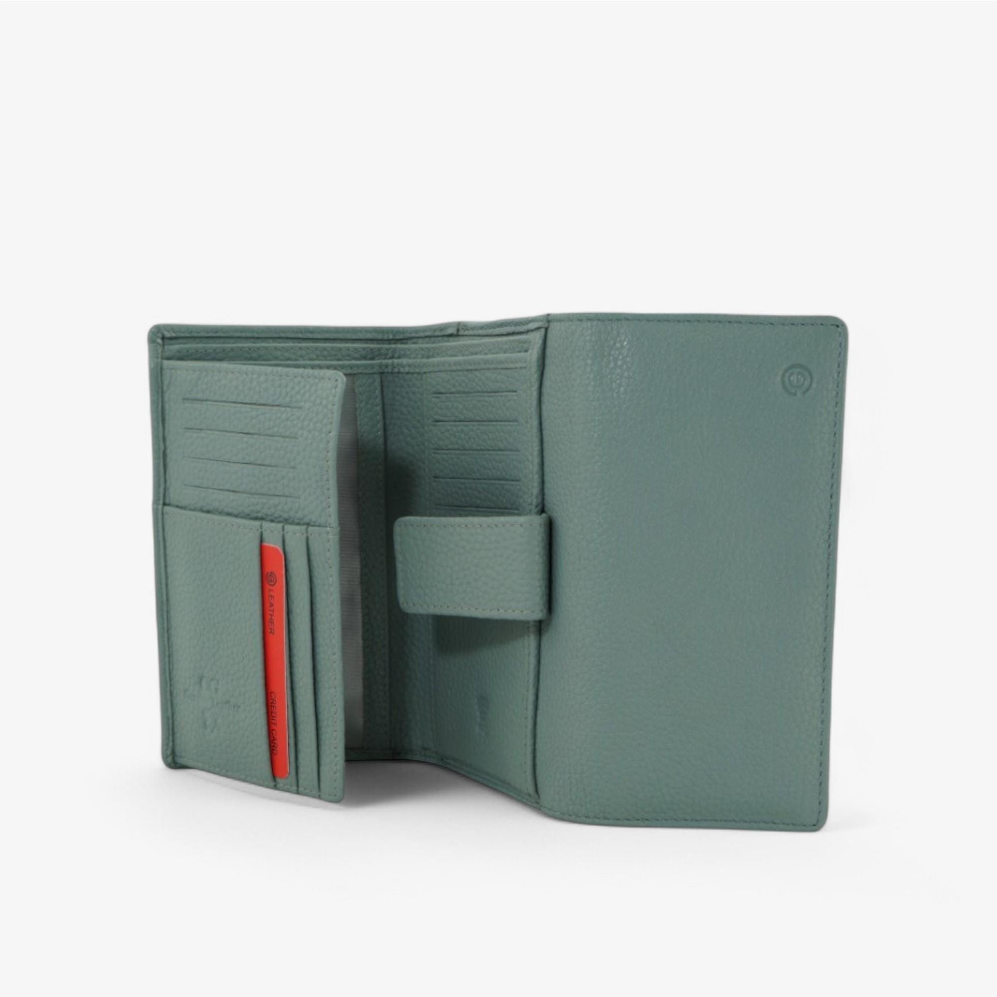Women’s pistachio green leather wallet
