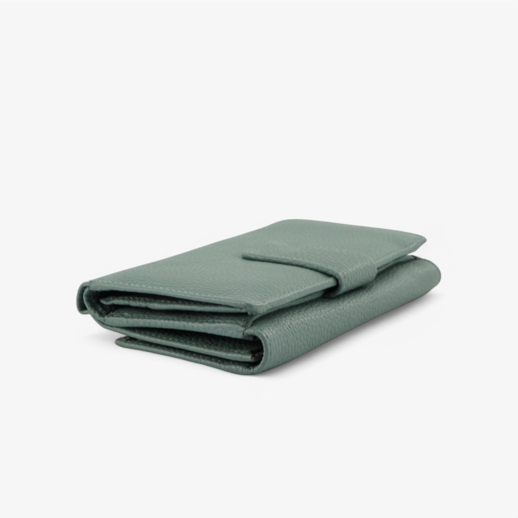 Women’s pistachio green leather wallet