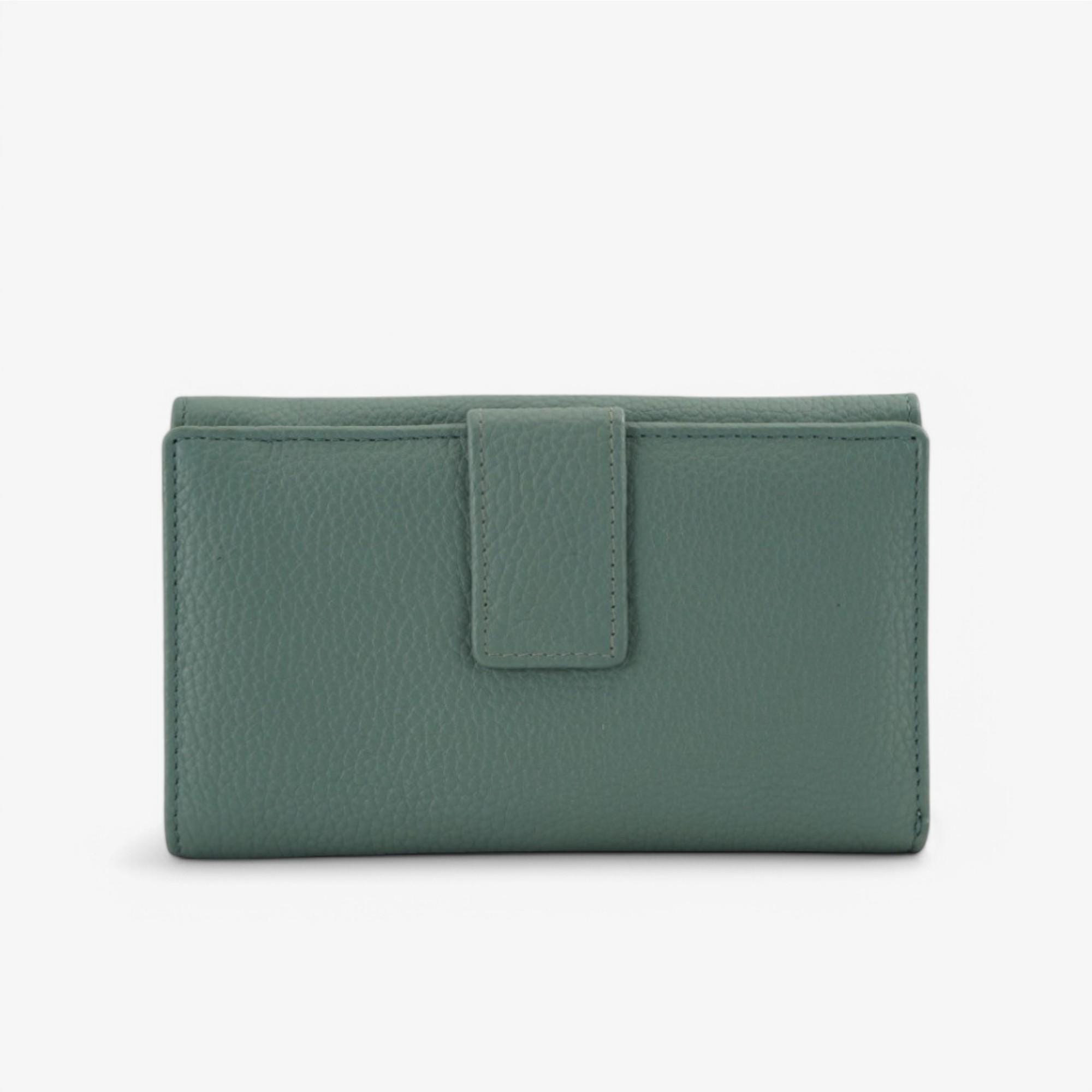 Women’s pistachio green leather wallet