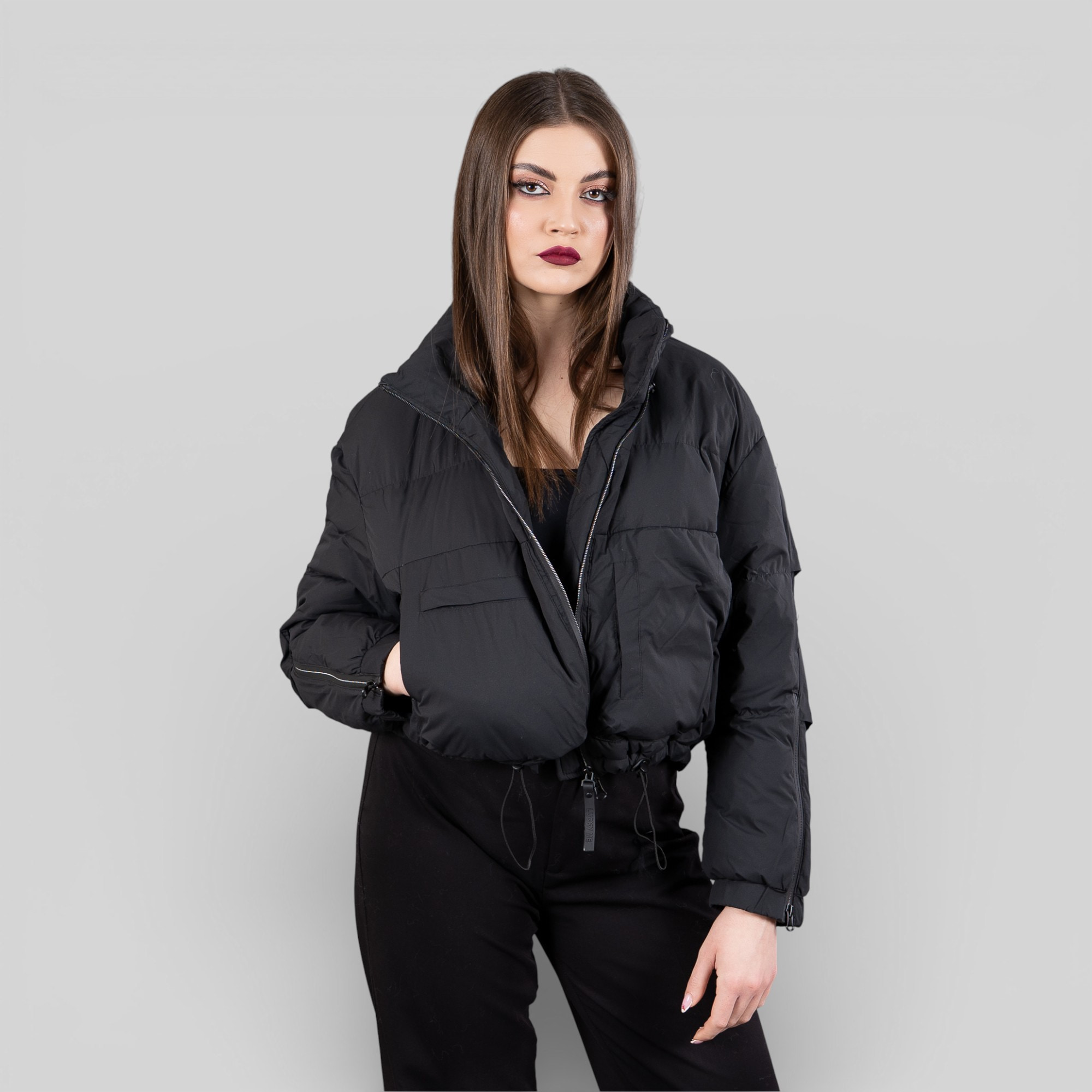 Μαύρο κοντό μπουφάν